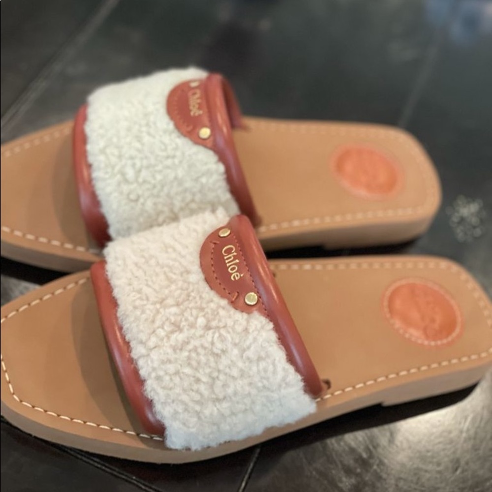 Chloe Woody shearling slides